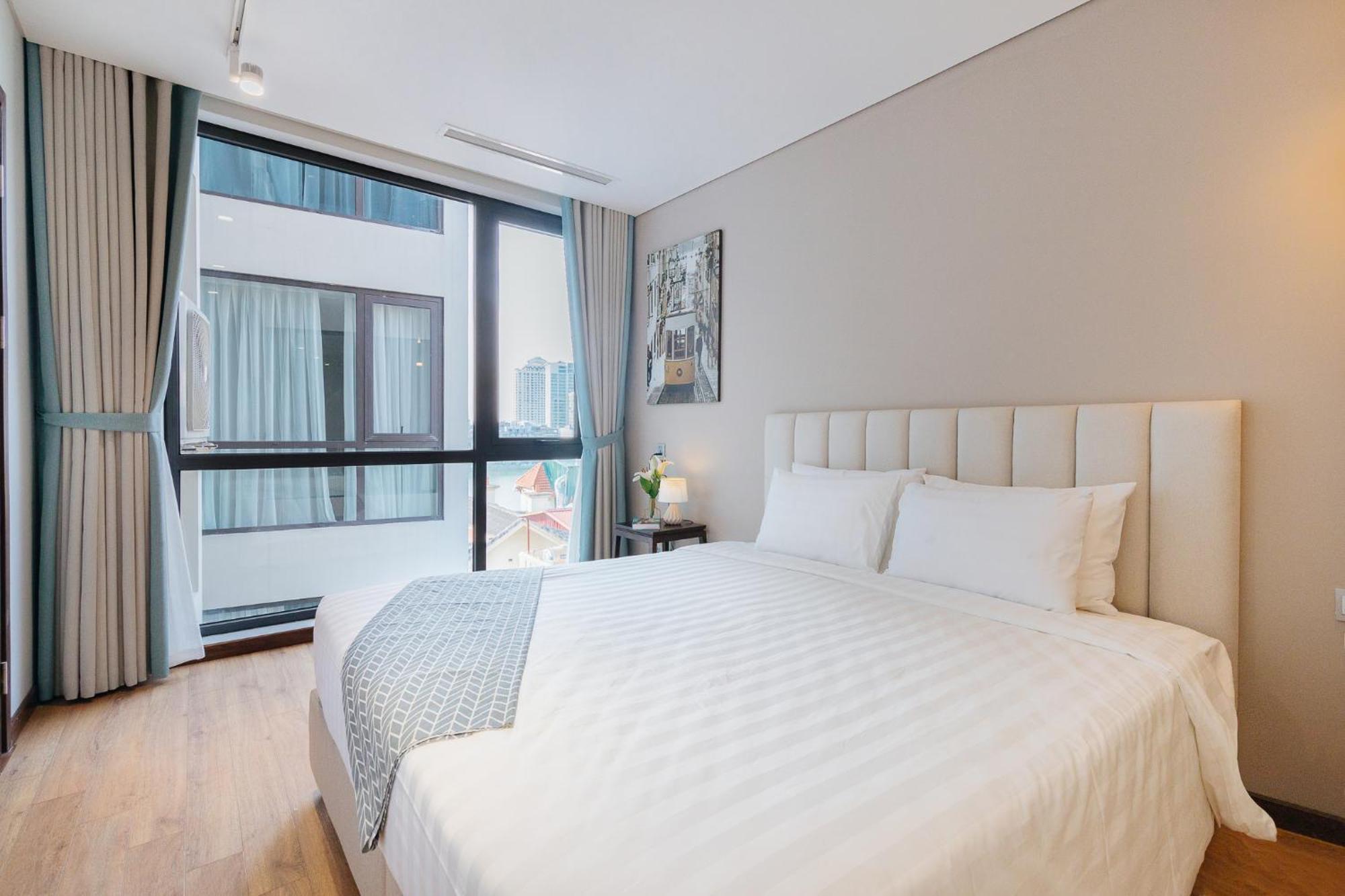 Apartment Margaery Lakeside - 2 Bedroom With Balcony Hanoi